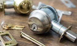 Ärge hoidke lukkude pealt kokku!