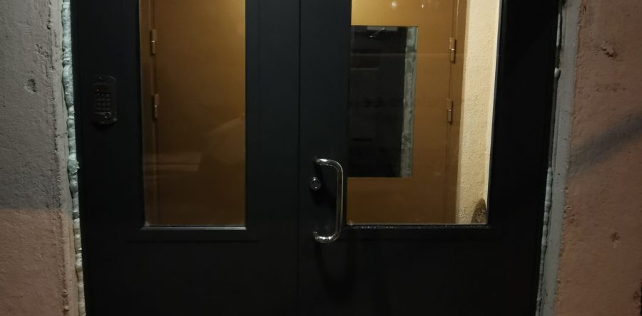 Katleri 21 trepikodade metallist välisuksed