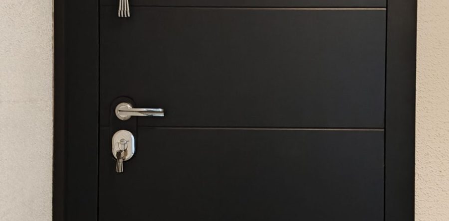 Kannikese 16, Saku uus MG3-Wenge korteri välisuks