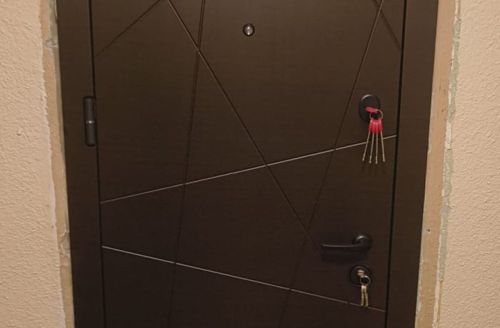 J. Koorti 19, Tallinn paigaldatud uus tuletõkke korteri välisuks Supreme Titan EI30