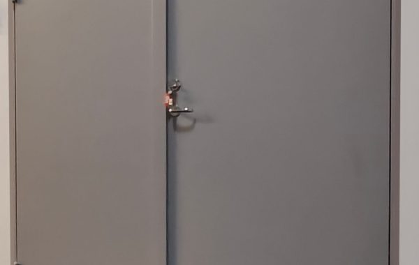 Suur-Sõjamäe 13a, Tallinn paigaldatud uued tuletõkkeuksed