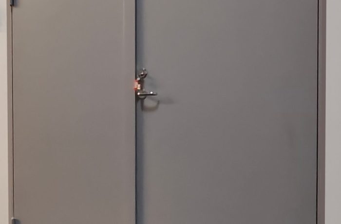 Suur-Sõjamäe 13a, Tallinn paigaldatud uued tuletõkkeuksed