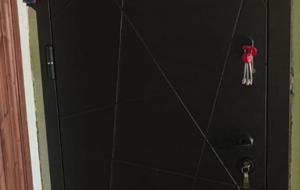 Õismäe tee 21-31, Tallinn paigaldatud uus tuletõkke korteri välisuks Supreme Titan EI30